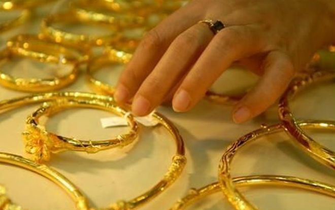 Cho bạn thân của chồng ngủ nhờ 1 đêm, gia chủ mất hũ vàng trị giá hơn 100 triệu