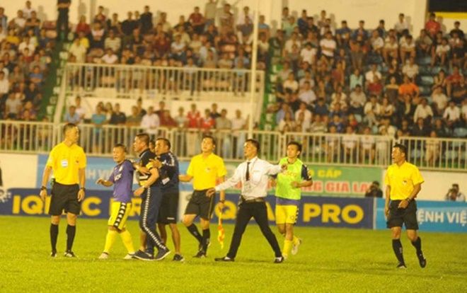 Ngoại binh 'hóa gỗ', HAGL hòa đáng tiếc trong ngày Hà Nội bị đuổi Thành Lương