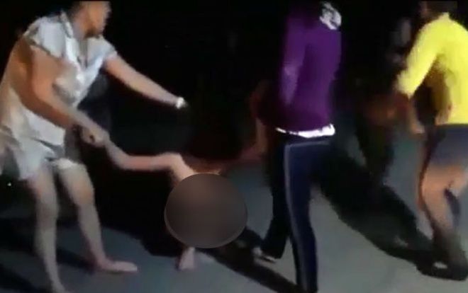 Vụ đánh ghen, lột trần một phụ nữ rồi quay clip đăng facebook: 3 nghi phạm là chị em dâu