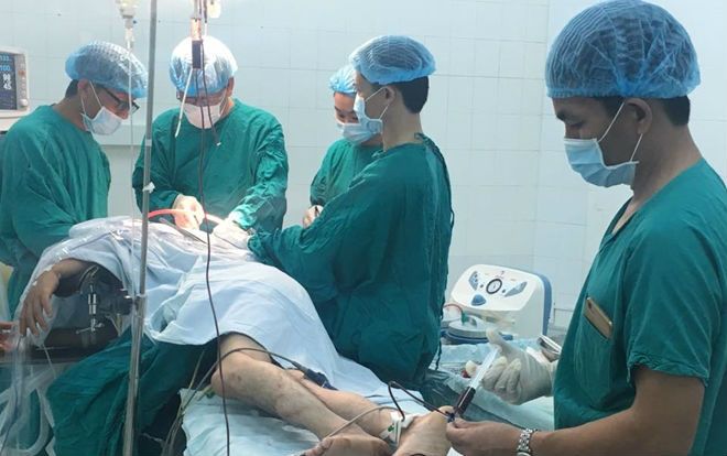 Bị chém đứt cổ, bệnh nhân được cứu sống 'kì diệu'