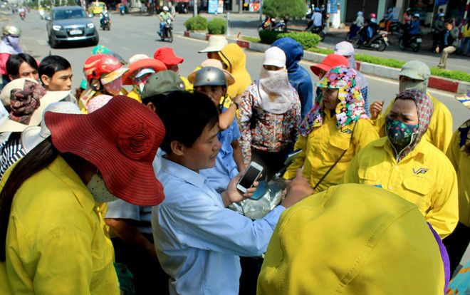 Công nhân khiếu nại doanh nghiệp nợ hơn 9 tỷ tiền lương, bảo hiểm