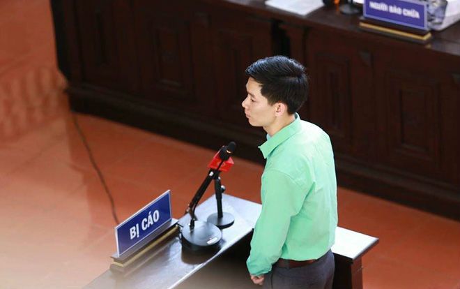 Bác sỹ Hoàng Công Lương trả lời gay gắt tại tòa: 'Tôi học về chuyên môn để cứu chữa bệnh nhân chứ không phải là để giết người'