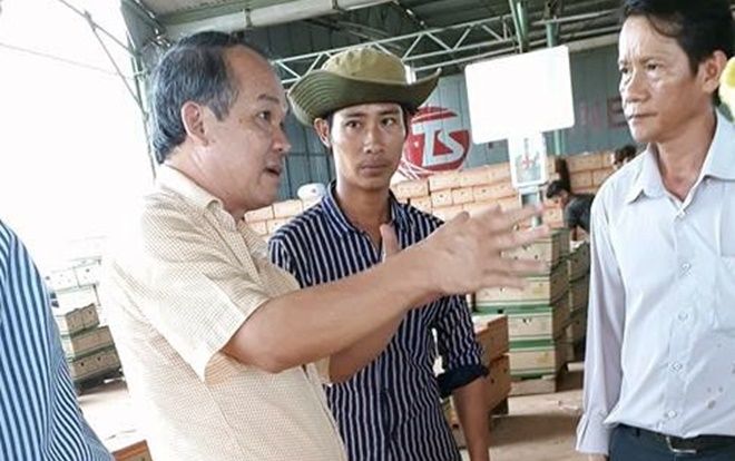 Bầu Đức đi dép lê, tuyển 1.000 cử nhân