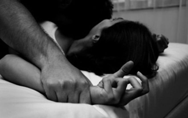 Thiếu nữ 15 tuổi nhậu say bị bạn hiếp dâm nhiều lần trong đêm