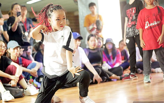 Tròn mắt ngắm bước nhảy hiphop máu lửa của các dancer nhí