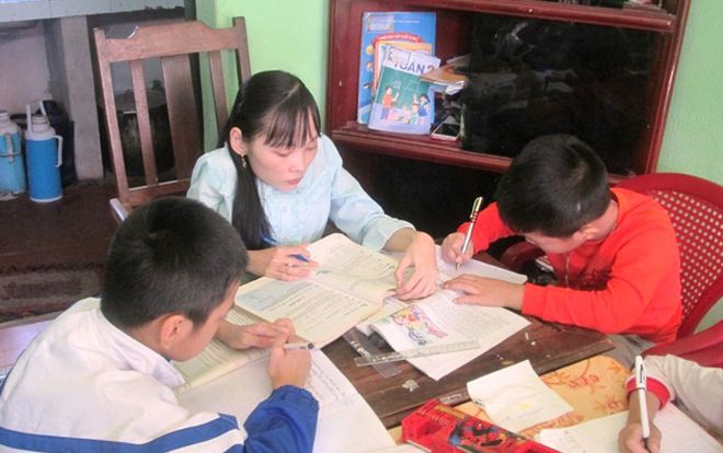 Chuyện về cô giáo mắc bệnh xương thủy tinh, 28 tuổi chỉ nặng 16kg và chặng đường 10 năm dạy học miễn phí