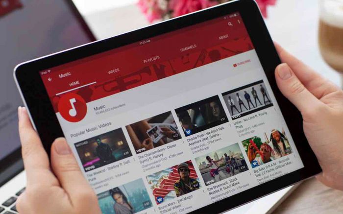 Chuyện thật như đùa: Google vi phạm bản quyền, 'chôm chỉa' video trên YouTube không hề xin phép