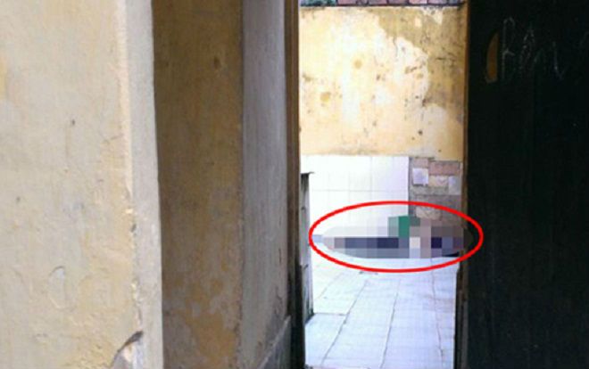 Người đàn ông chết bất thường trong nhà tắm, thi thể đang phân hủy