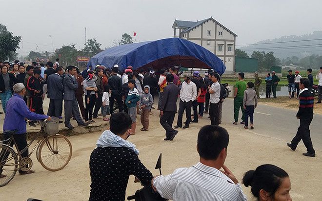 Giáng chức công an điều khiển xe mang biển số giả trong vụ tai nạn chết người