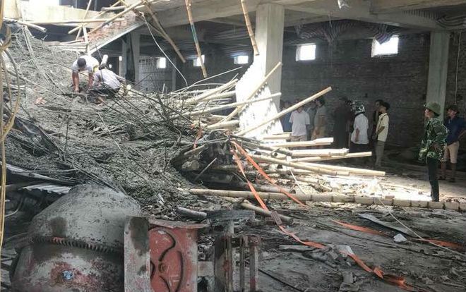 Sập giàn giáo, ít nhất 1 người tử vong, nhiều công nhân bị mắc kẹt