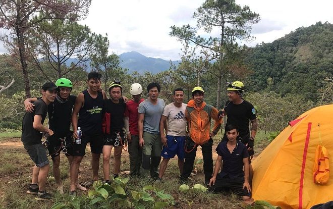 Đoàn cứu hộ kể lại hành trình khốc liệt suốt 3 ngày tìm cách đưa thi thể phượt thủ Thi An Kiện ra khỏi thác Lao Phào để về với gia đình