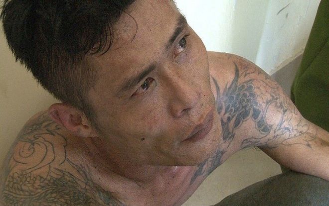 Đối tượng xăm trổ cầm dao khống chế nữ nhân viên cấp nước đã có 2 tiền án