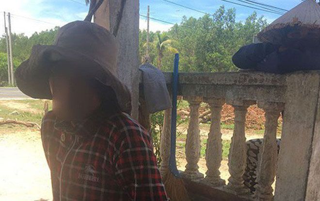 Mẹ 'bé trai bị chôn sống' ở Bình Thuận: Có chôn đâu, chỉ đặt nó xuống và cào đất phủ lên