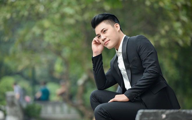 Quán quân Thần tượng Bolero khiến khán giả 'trụy tim' bởi màn trình diễn tại cuộc thi Sinh viên thanh lịch ĐH Văn hóa TP.HCM