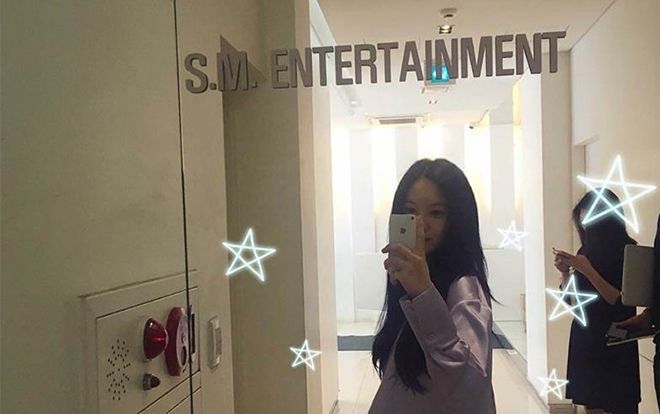Hết follow trên instagram rồi đến tận công ty, Hyomin tiếp tục hợp tác cùng SM?