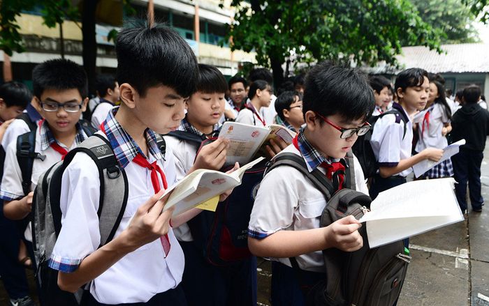 Gần 90.000 thí sinh thi vào lớp 10 công lập ở Sài Gòn