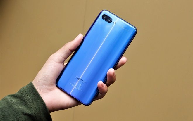 Một ngày trải nghiệm cùng Honor 10: 'Thật đáng đồng tiền bát gạo'