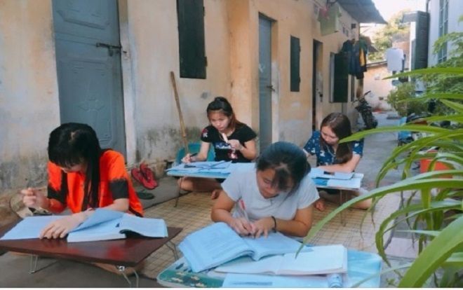 Cư dân mạng khoái chí với cách ôn thi tập thể ngoài trời như thời Khổng Tử