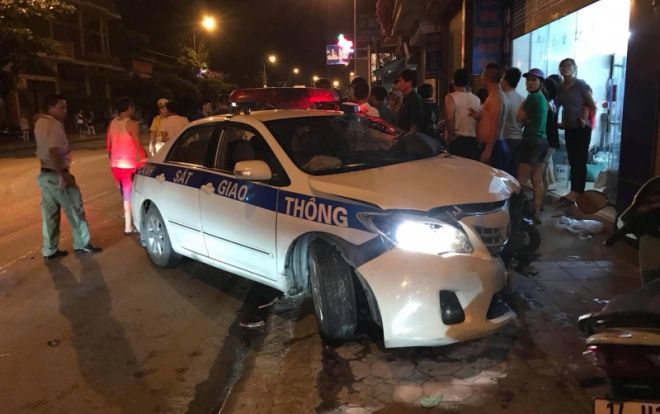 Xe CSGT đang đi làm nhiệm vụ va chạm liên hoàn, 1 quân nhân tử vong