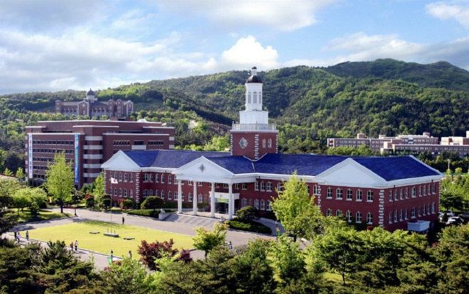 'Lạc bước' đến ngôi trường tuyệt đẹp xuất hiện trong hơn 100 bộ phim Hàn nổi tiếng