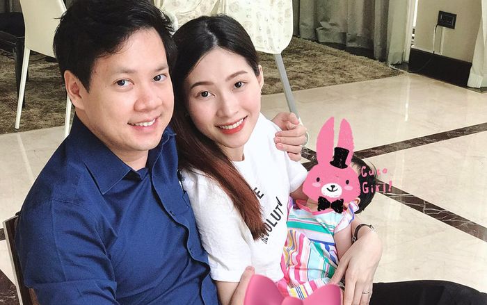 Đặng Thu Thảo rạng rỡ, lần đầu 'khoe' ảnh gia đình sau khi sinh con