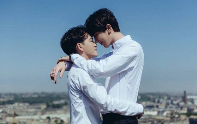 Nhìn lại chặng đường yêu 'vừa ngọt ngào, vừa cay đắng' của cặp đôi đồng tính nổi tiếng nhất châu Á