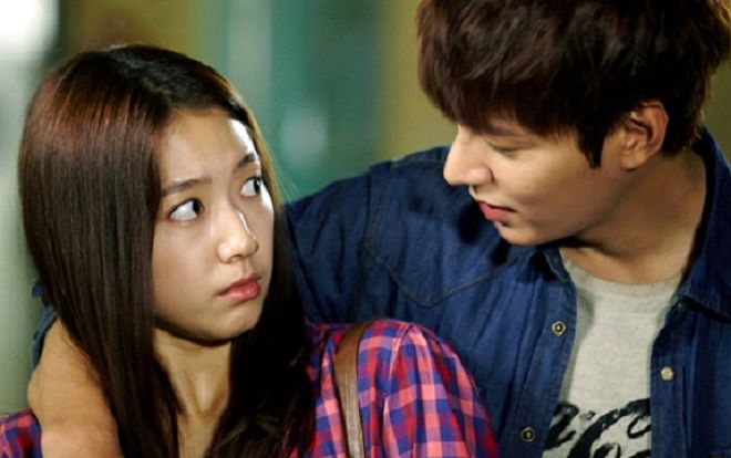 Cưới bạn thân 7 năm 'nhanh như chớp' chỉ bằng 1 câu nói đùa