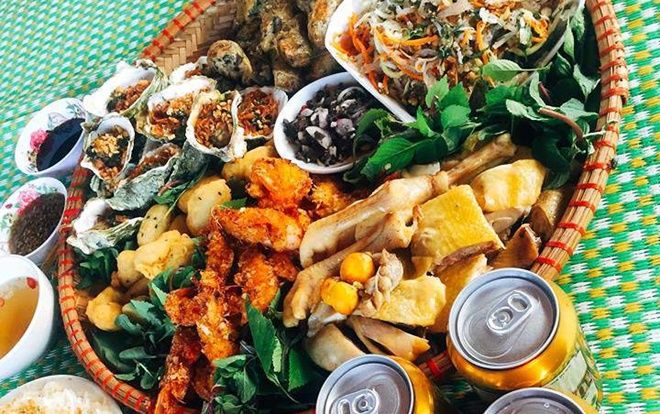 Mẹ chồng 'nức lòng' với 5 mâm cỗ làm trong 4 tiếng vừa đẹp vừa ngon của con dâu