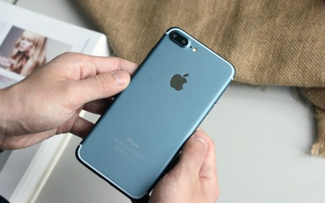 Người dùng tiếp tục than phiền iPhone 7/7 Plus gặp lỗi khởi động lại hệ thống