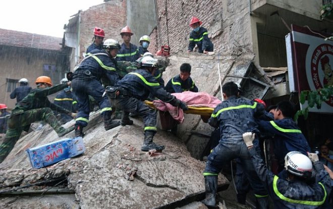 Sập ngôi nhà vừa đổ mái, anh rể chủ nhà tử vong, 3 người khác bị thương