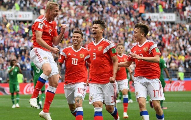 Bàn thắng đầu tiên của đội tuyển Nga tại World Cup 2018 gây nhiều tranh cãi