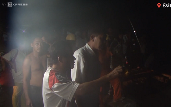 3 căn nhà bị 'nuốt chửng' trong đêm ở Cà Mau