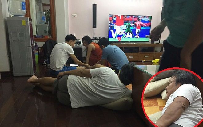 Hình ảnh cụ ông 'ăn ngủ cùng bóng đá' mùa World Cup 2018 gây sốt