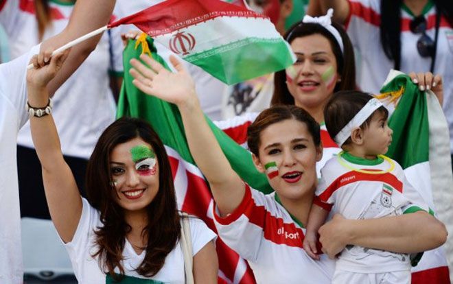 Fan nữ Iran hớp hồn cánh mày râu bởi vẻ đẹp mặn mà
