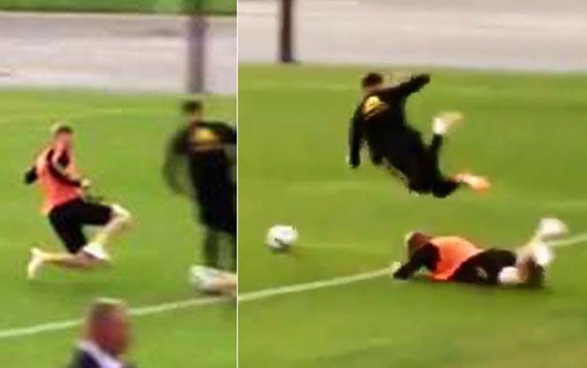 Ngôi sao tuyển Bỉ vào bóng thô bạo khiến đồng đội ‘văng lên trời’