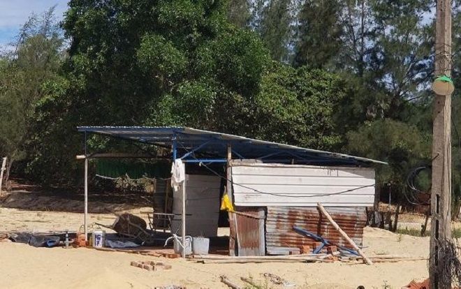 Ngủ say trong lán trại, cặp vợ chồng bị kẻ gian xông vào xịt hơi cay cướp vàng trong đêm