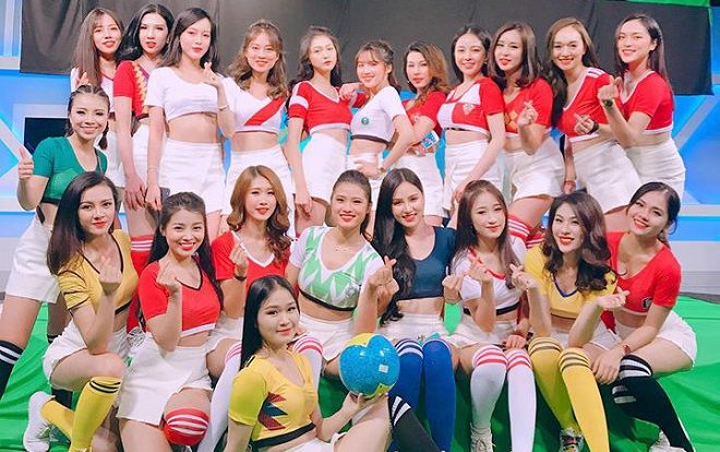 Những hot girl xinh đẹp thay nhau 'làm nóng' World Cup 2018