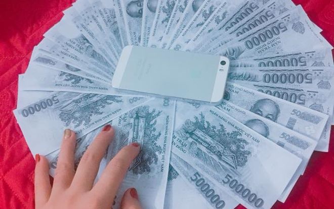 Dở khóc dở cười với màn mừng cưới bằng tiền photo của đám bạn thân 'lầy lội'