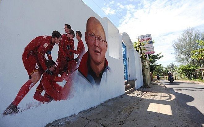 HLV Park Hang Seo và đội tuyển U23 Việt Nam được vẽ bích họa tại làng Tam Thanh