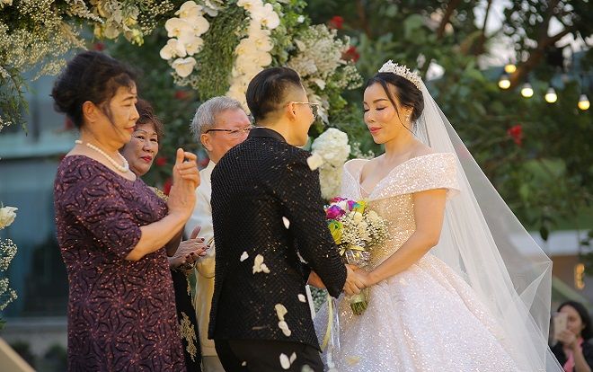 Doanh nhân chuyển giới Tú Lơ Khơ: 'Đám cưới của tôi là một câu chuyện cổ tích có thật'