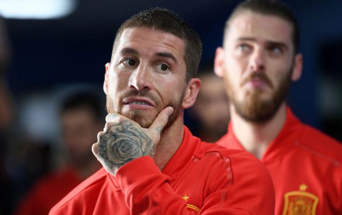 Sergio Ramos ‘trêu ngươi’ Salah sau khi đội tuyển Ai Cập bị loại