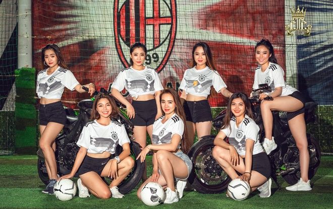 Ngắm nhan sắc tuyệt đẹp của 7 hot girl Tây Đô cổ vũ Đức hạ Thụy Điển