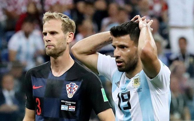 Nóng: ‘Đâm sau lưng’ thầy, Aguero và thủ môn bị trừng phạt nặng
