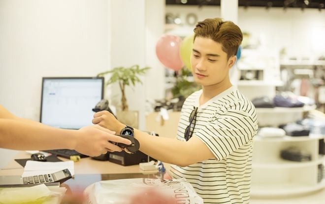 Bất ngờ với trào lưu đi làm không cần ví của giới trẻ Việt