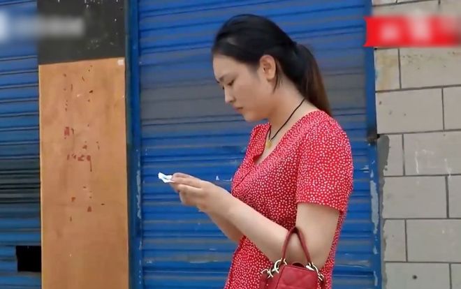 Trúng xổ số World Cup, cố gái hí hửng đăng ảnh khoe không ngờ bị bạn 'nẫng tay trên'