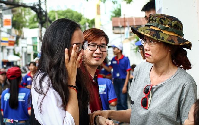 'Đề thi chạy theo dư luận, quá sức thí sinh'