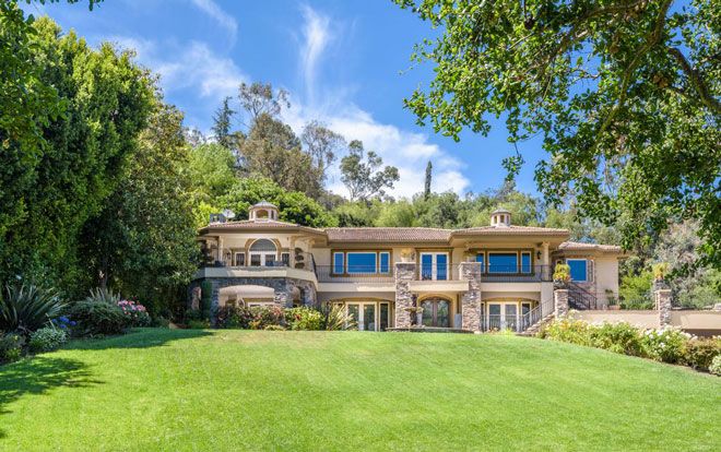 Ngôi nhà 'đóng thế' giúp đại gia đình Kim siêu vòng ba kiếm hàng chục triệu đô rớt giá thảm hại