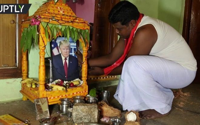 Người đàn ông Ấn Độ thờ Tổng thống Trump như 'thánh sống', định lập cả đền
