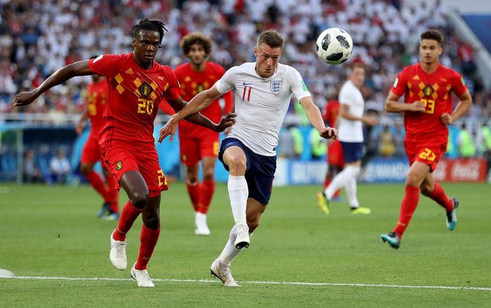 Thần đồng ‘chưa lớn’ lập công, Bỉ vượt qua Anh để giành ngôi đầu bảng