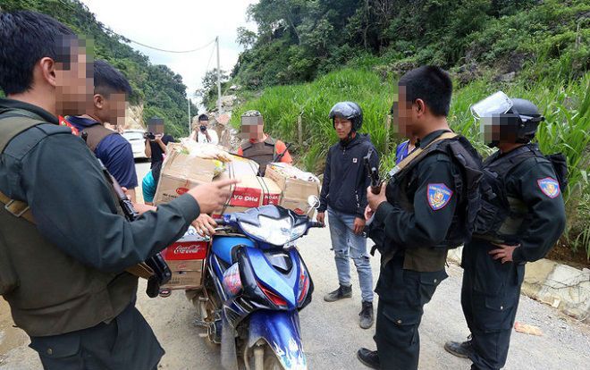 Cảnh sát đặt chốt trực 24/24, kiểm tra gắt gao đường vào 'thủ phủ ma túy' của ông trùm Nguyễn Thanh Tuân